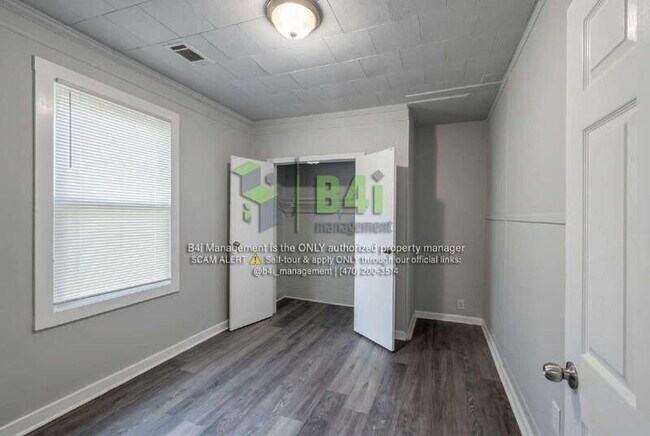 Building Photo - 108 International St