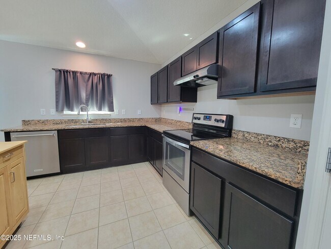 Building Photo - 4447 Oak Moss Loop