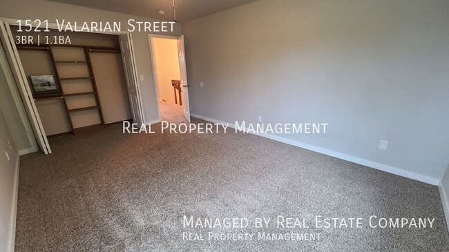 Building Photo - 1521 Valarian St
