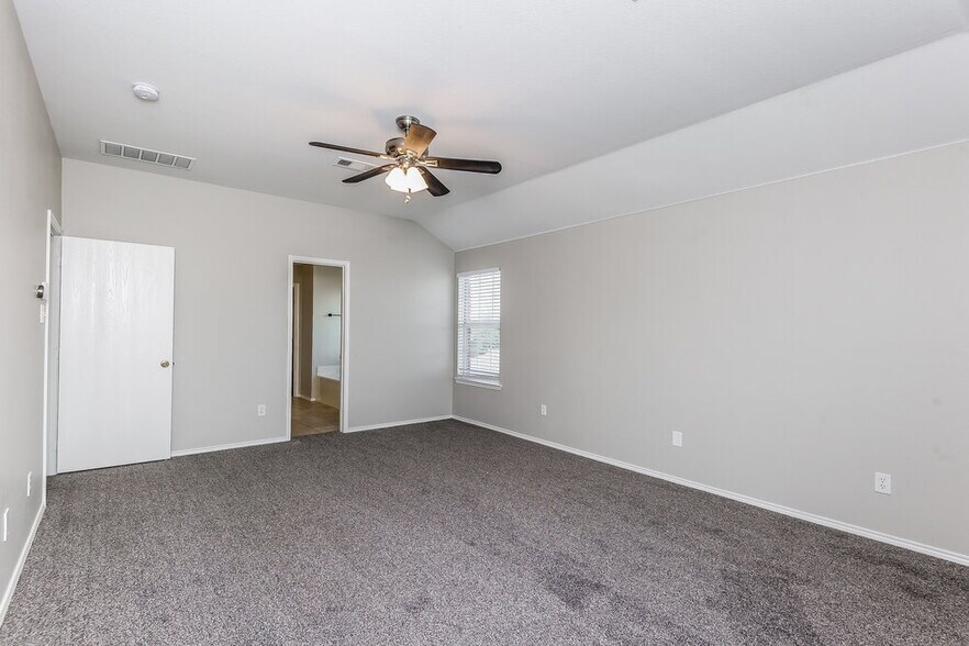 Building Photo - 305 Windy Hill Ln
