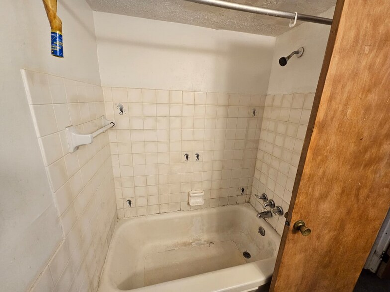 Building Photo - 1885 N Taylor Rd