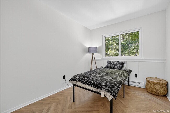 Building Photo - 8 Roundtree Ct