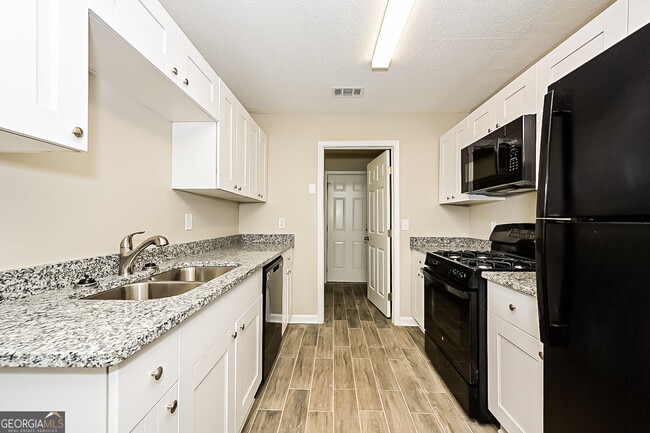 Building Photo - 2877 Old S Dr