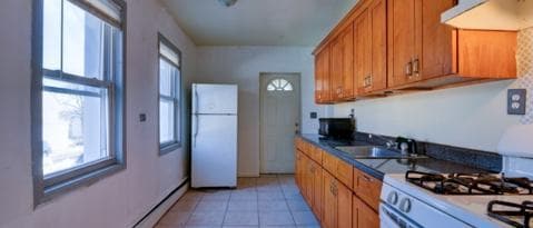 Building Photo - 882 Amboy Ave