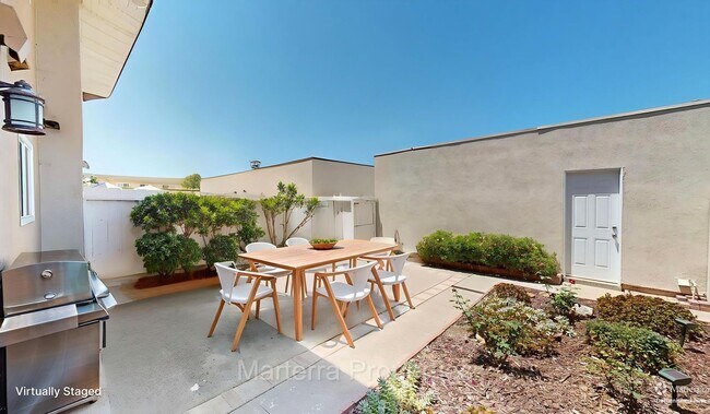 Building Photo - 17755 La Rosa Ln