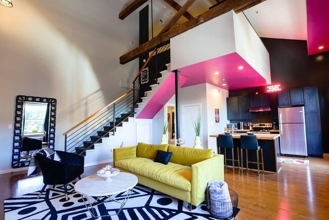 Building Photo - 709 Jackson