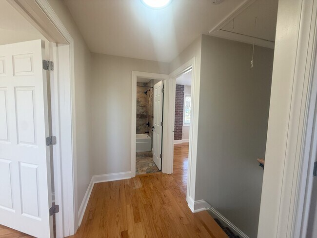 Building Photo - 1430 Simona Dr