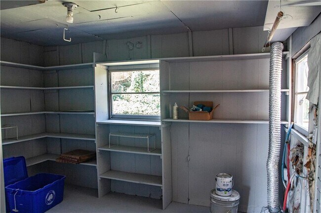 Building Photo - 2310 Poplar Springs Dr NE