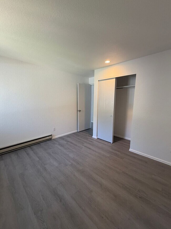 Building Photo - Two Bedroom One Bath Glenwood Springs Condo