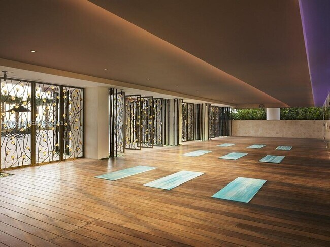 Building Photo - 6899 Collins Ave