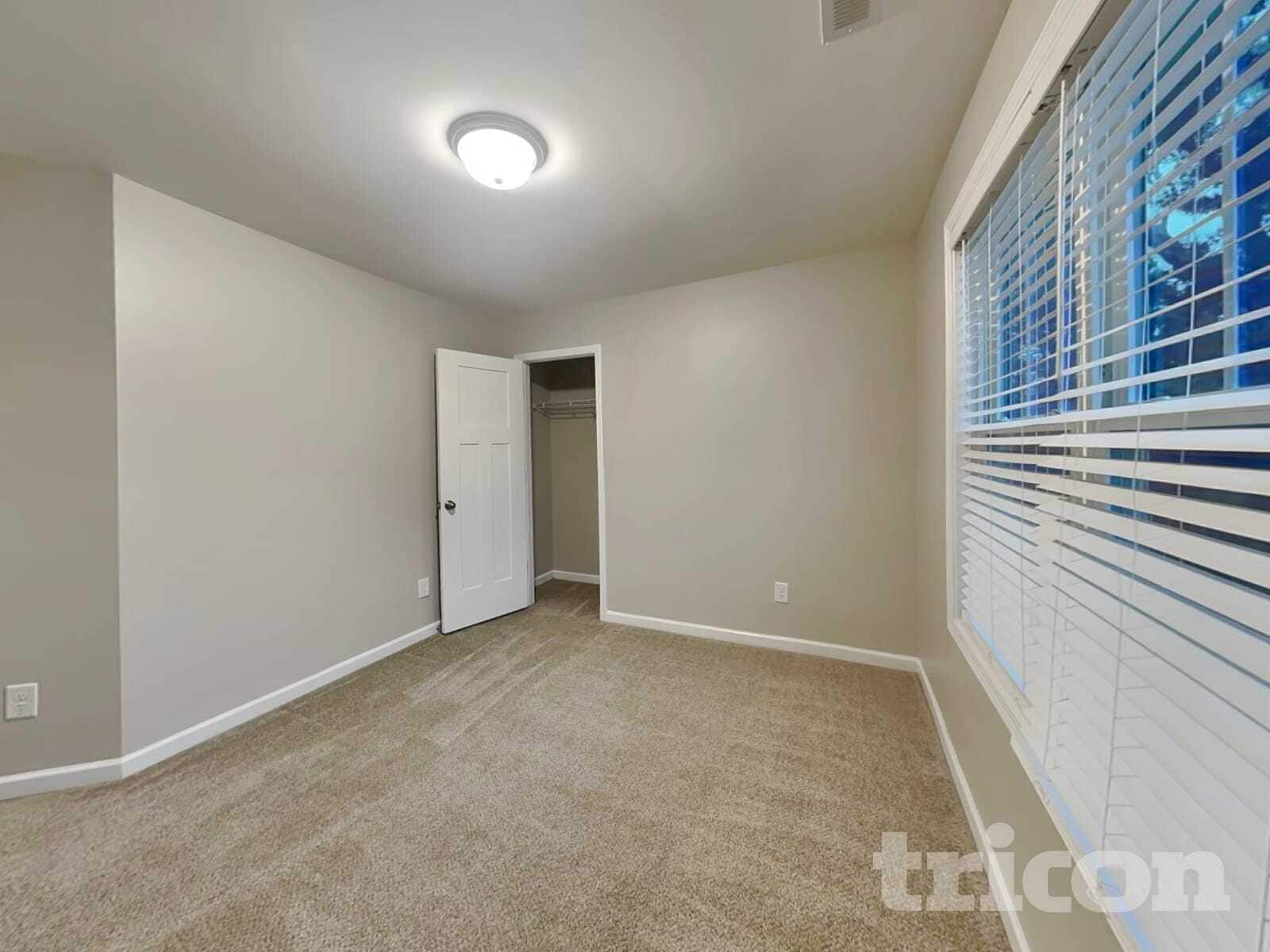 Building Photo - 877 Juno Dr