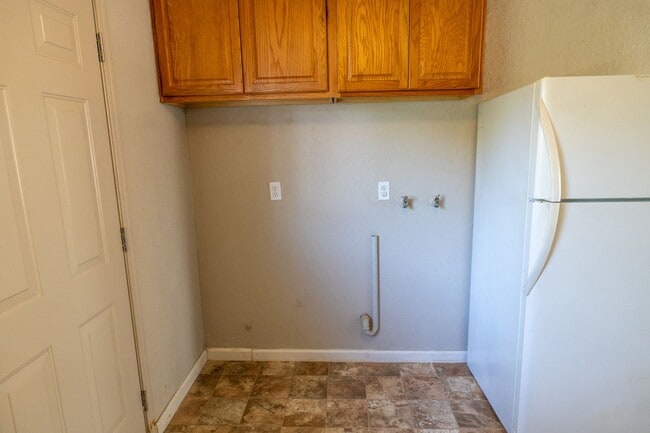 Building Photo - 2112 Tenth St