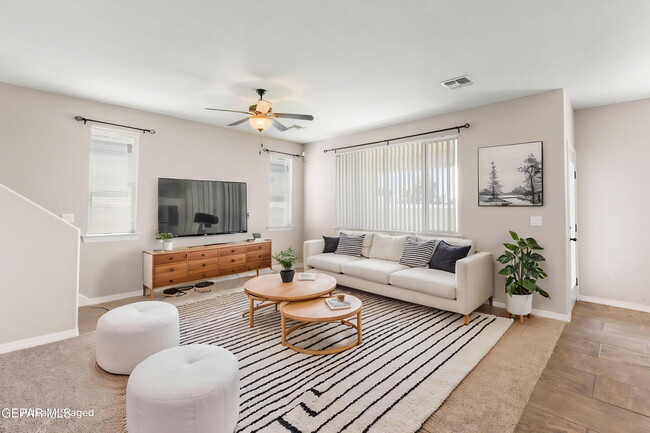 Building Photo - 12664 Azulejos St