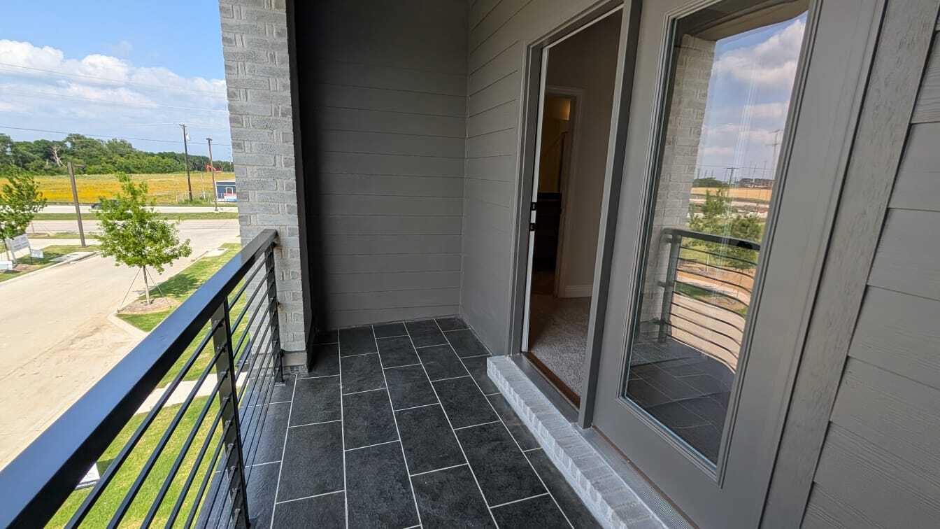 Building Photo - 835 Lennox Dr