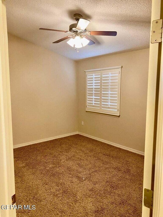 Building Photo - 7334 Prickley Pear Dr