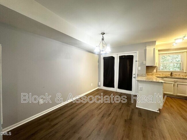 Building Photo - 4808 Blue Bird Ct