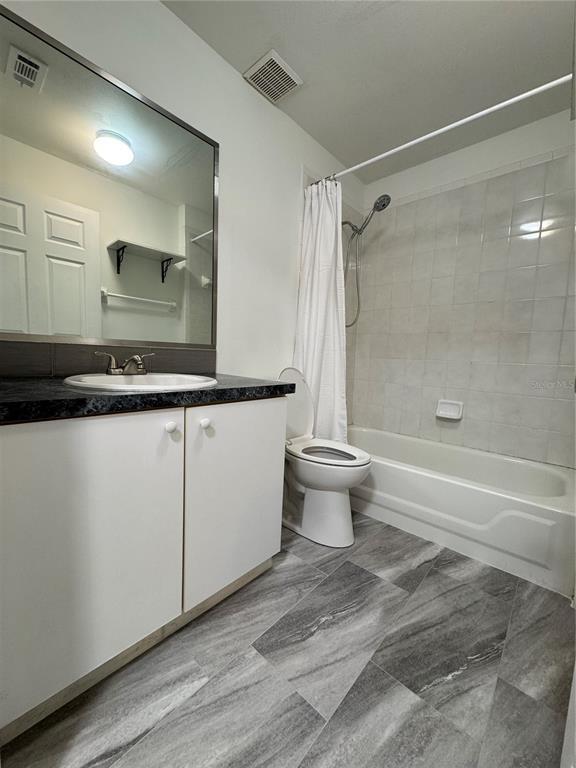 Building Photo - 215 Pinehurst Dr