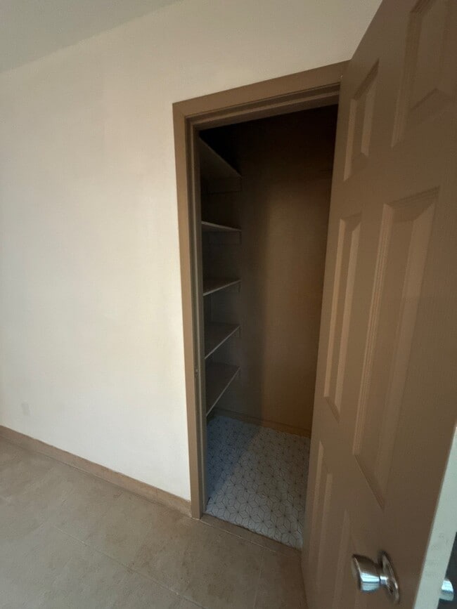 Building Photo - 9438 Conried Dr