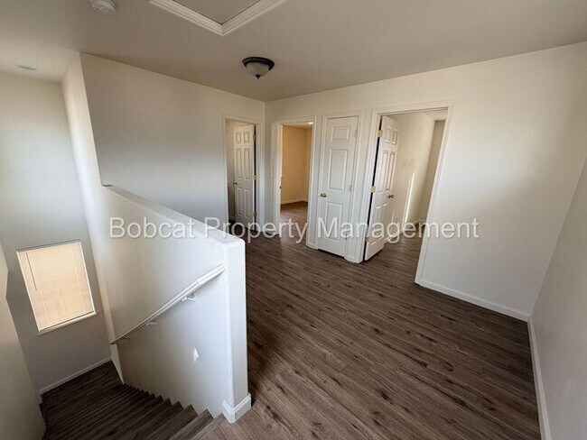 Building Photo - 1272 Woodside Dr