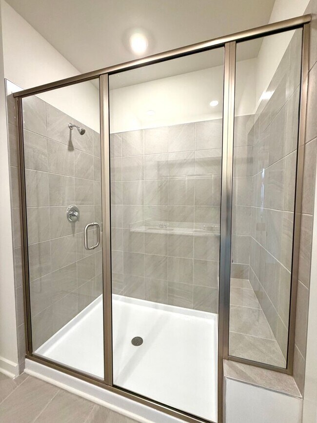 Building Photo - 1333 Gentry Dr