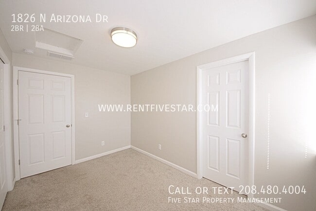 Building Photo - 1826 N Arizona Dr