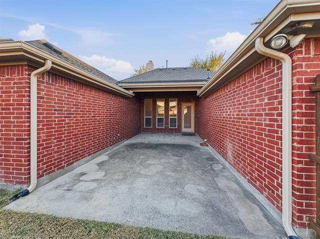 Building Photo - 11250 Luckenbach Dr