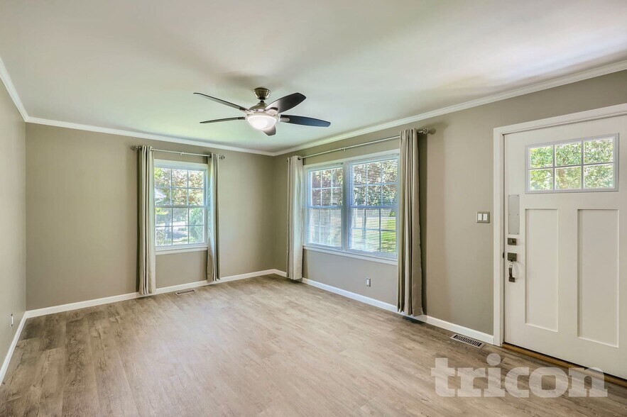 Building Photo - 2210 Weddington Rd