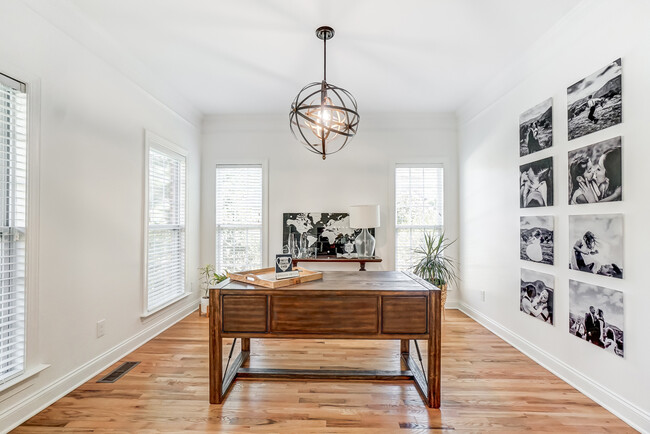 Building Photo - 1024 Patricians Ln