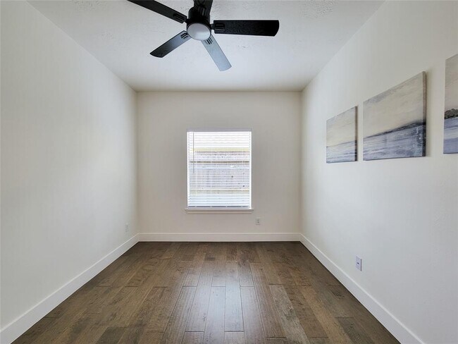 Building Photo - 218 Windrift Ct