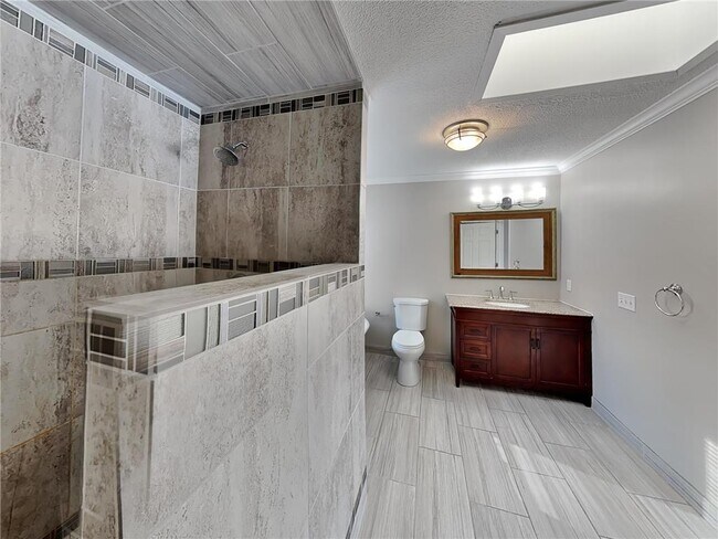 Building Photo - 11893 Dunhill Rd