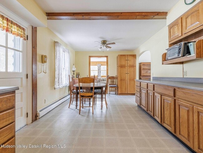 Building Photo - 11 Julia Ave