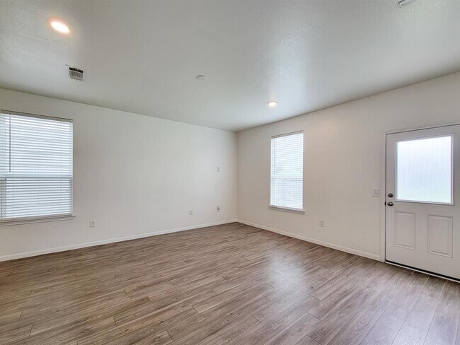 Building Photo - 16230 Dutton Clover Dr