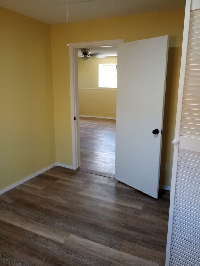 Building Photo - 3 bed 2 bath Renovated Rent Home