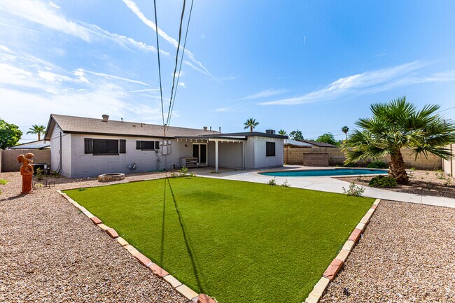 Building Photo - 1310 W Romo Jones St