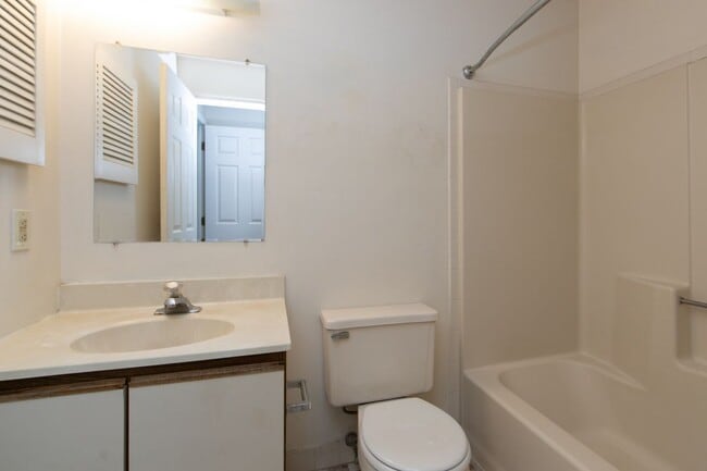 Building Photo - 118 Allens Ln