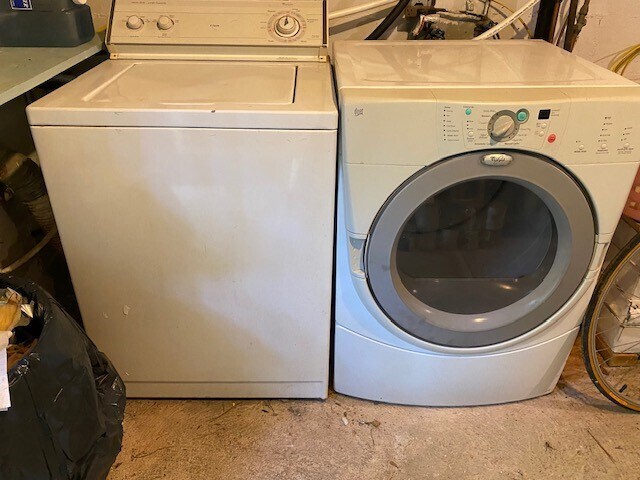 Washer & Dryer - 862 Forest Ridge Dr W