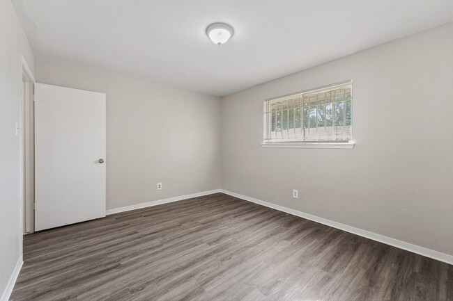 Building Photo - 10407 Lantry Way