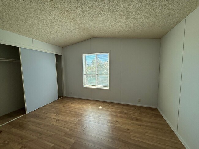Building Photo - 3768 Western Dr