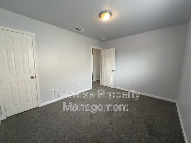 Building Photo - 5217 Aberdean Trail