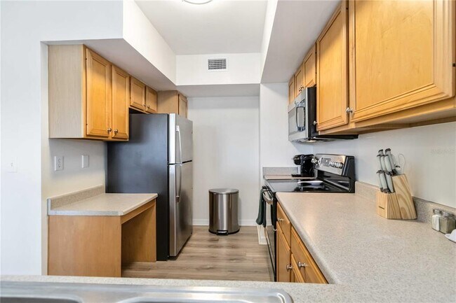 Building Photo - 1050 Villagio Cir