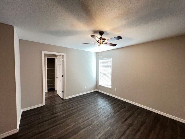 Building Photo - AWESOME 3 BD/2BA Home in Ocala!! Ready for Move-In