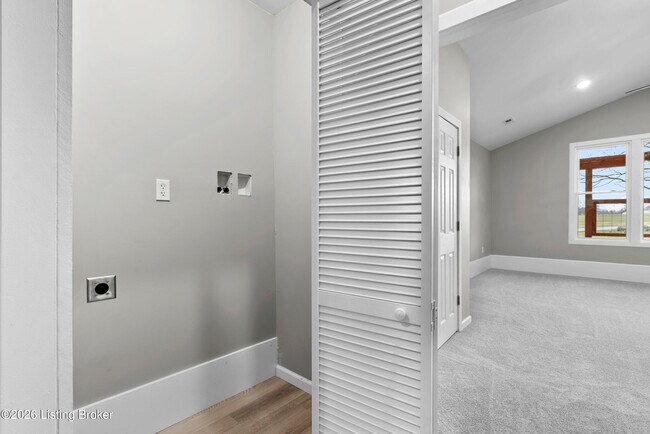 Building Photo - 58 Riverside Ln