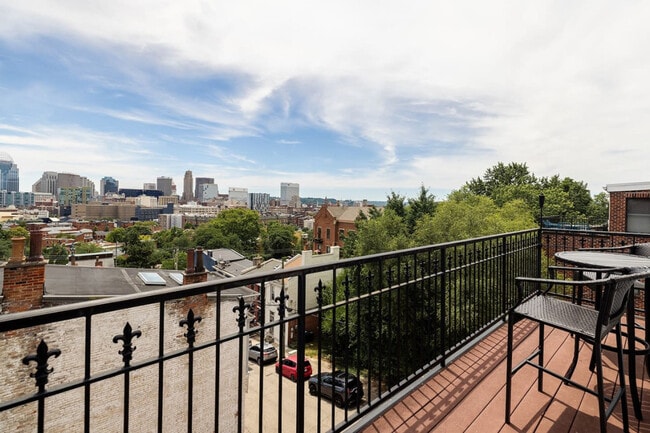 Building Photo - 1354 Broadway-SI ID1056136P