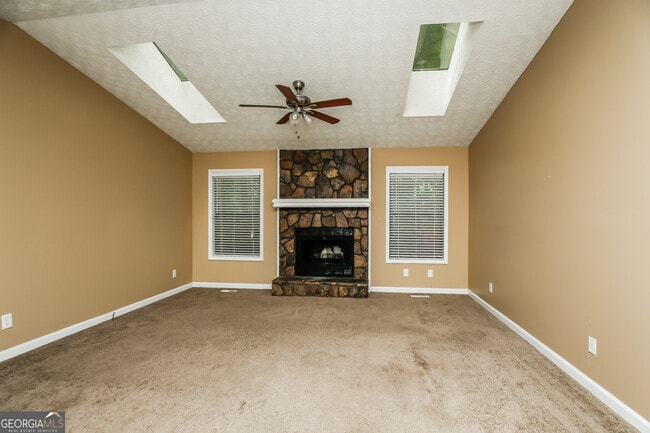 Building Photo - 5561 Deerfield Pl