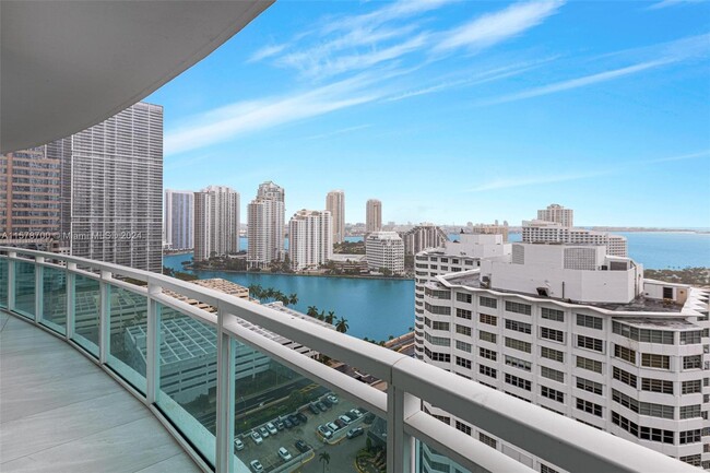 Building Photo - 950 Brickell Bay Dr