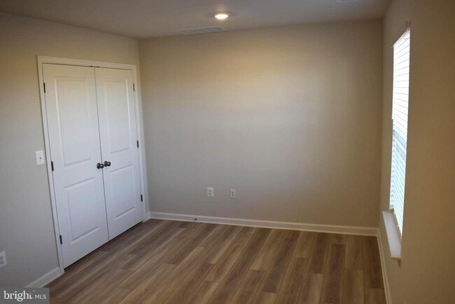 Building Photo - 224 Swan Fld Ave