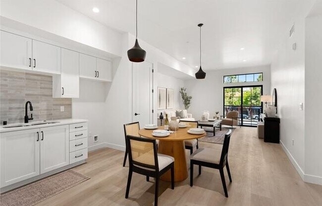 Building Photo - 581 Higuera St