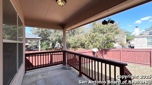 Building Photo - 614 Point Springs