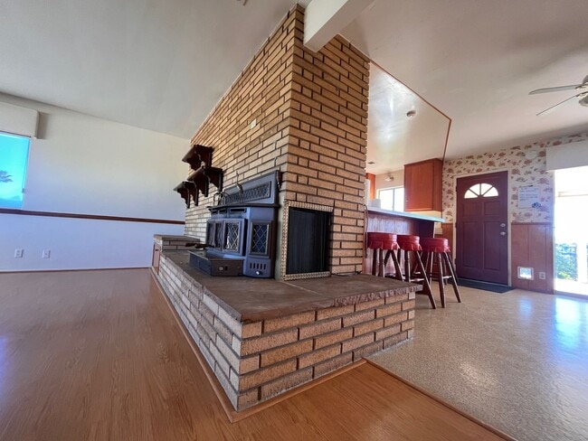 Building Photo - Spectacular Retro Home in a Rural Setting with Views and Space