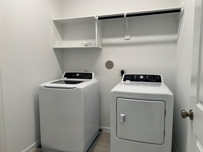 Building Photo - 5506 Amber Brook Ln